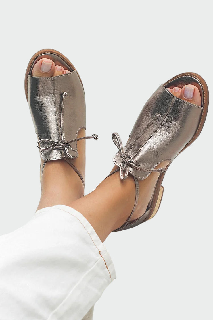 Sandaler med dekorativ rem