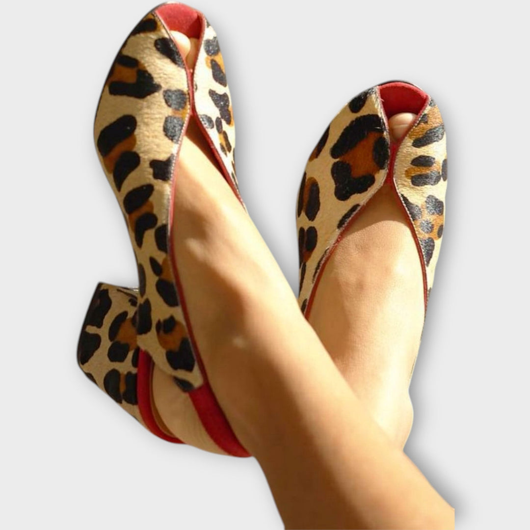 Sandal med hæl i leopardmønster