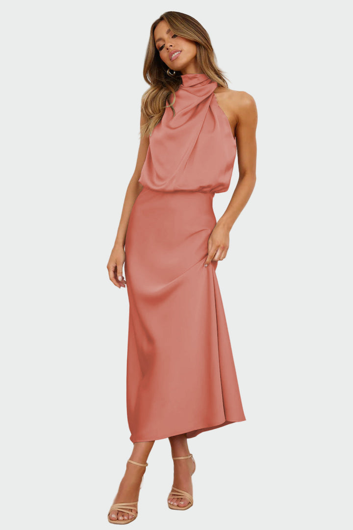 Elegant kjole med åben ryg
