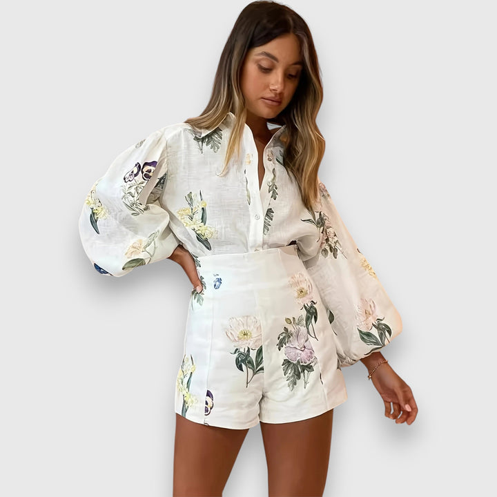 Sæt med To Dele med livligt blomsterdesign