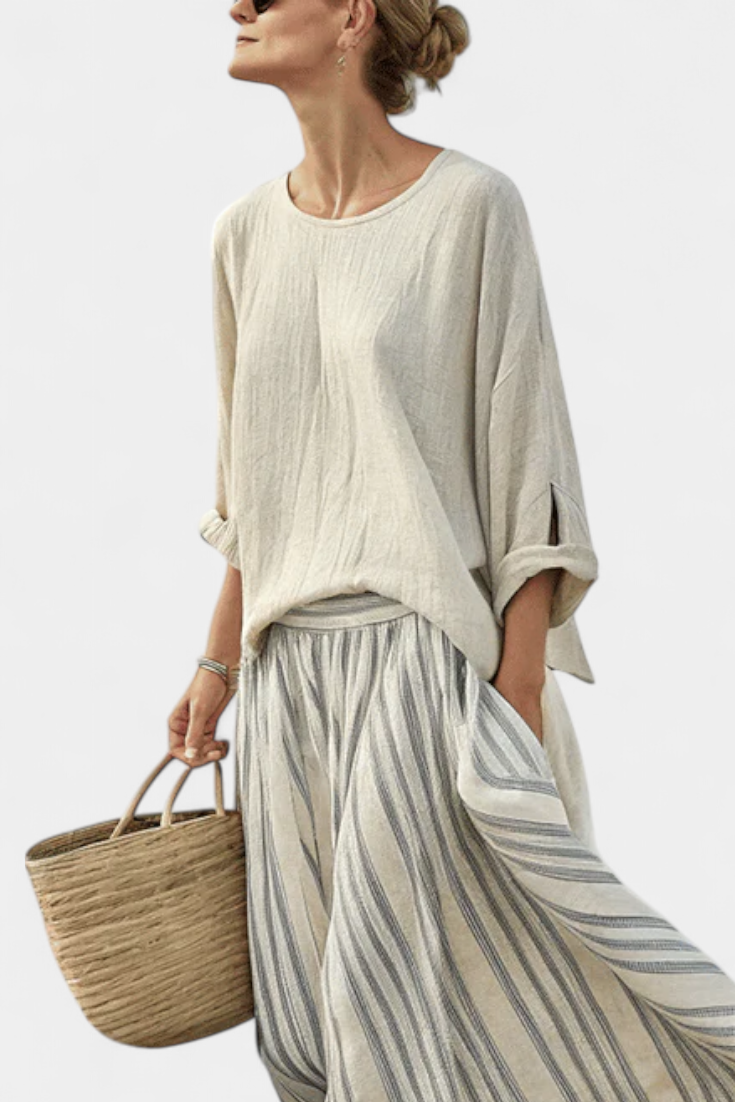 Sæt med Casual Daisy, Oversize Bluse og Midi Nederdel med Striber i Linned Bambus for en Elegant og Komfortabel Stil