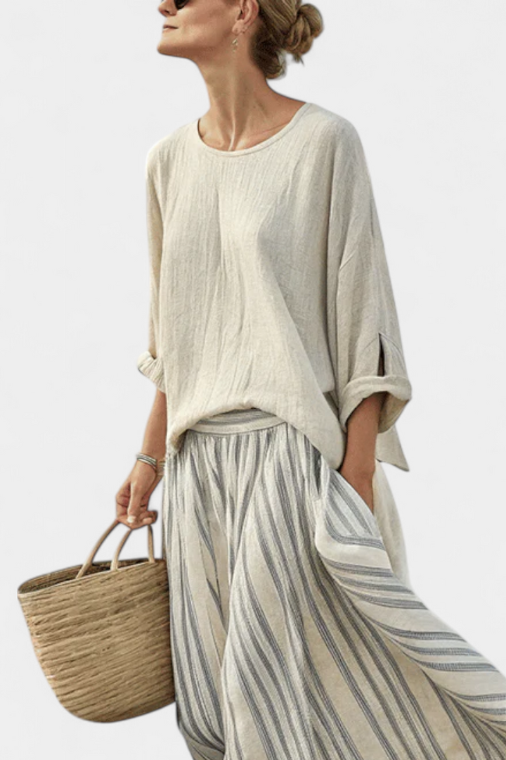 Sæt med Casual Daisy, Oversize Bluse og Midi Nederdel med Striber i Linned Bambus for en Elegant og Komfortabel Stil