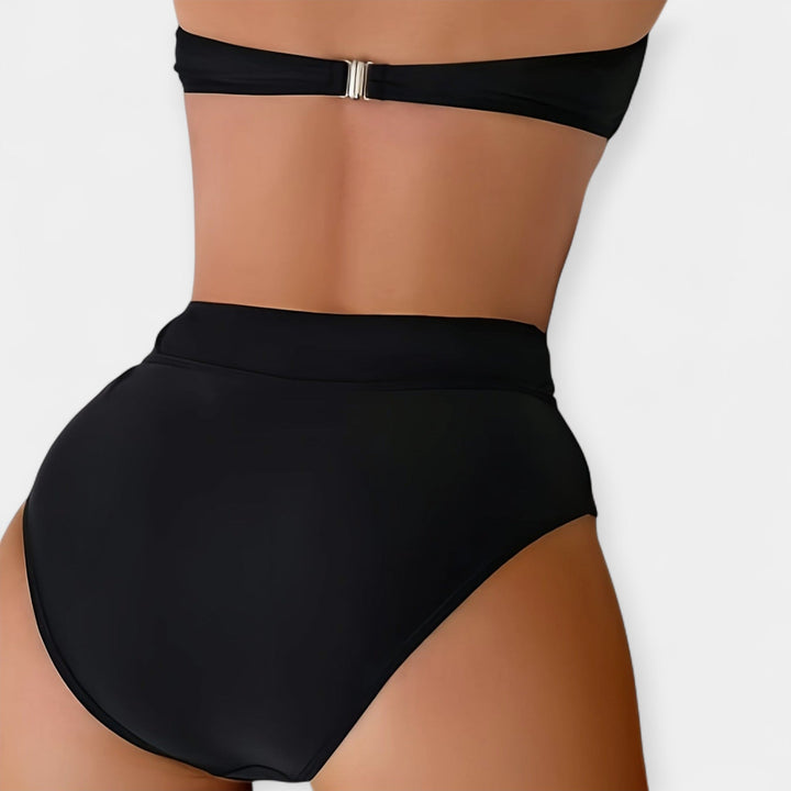 Moderne bikini i ensfarvet