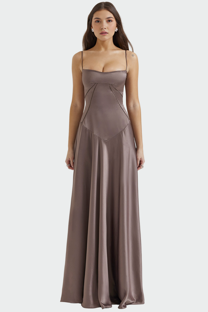 Satin Maxi Kjole med Tynde Stropper