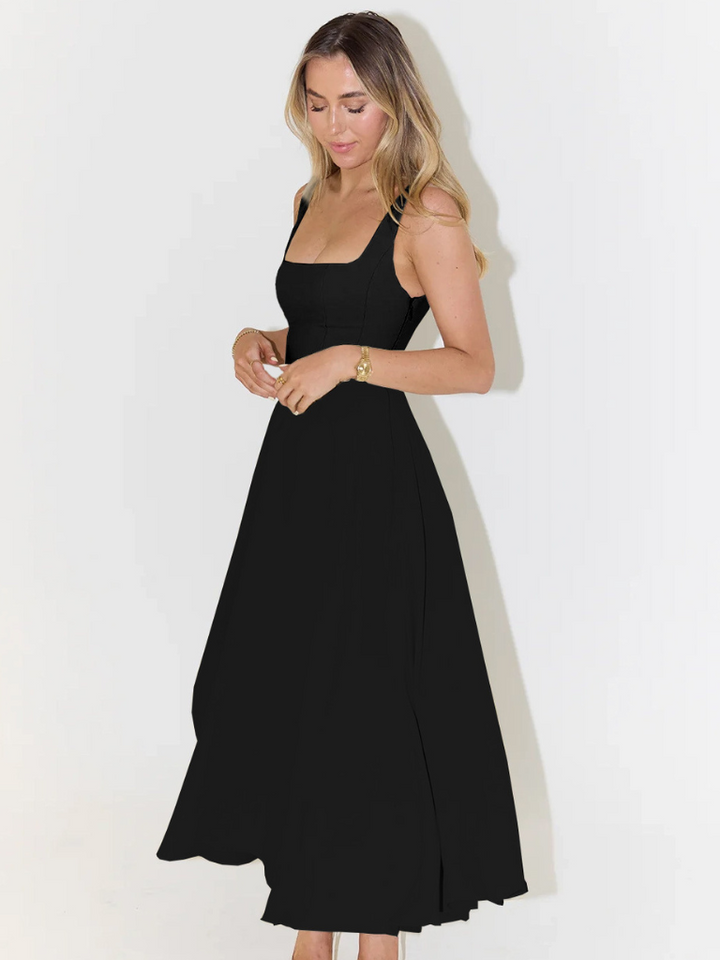 Elegant Midi Kjole med Romantisk Snit