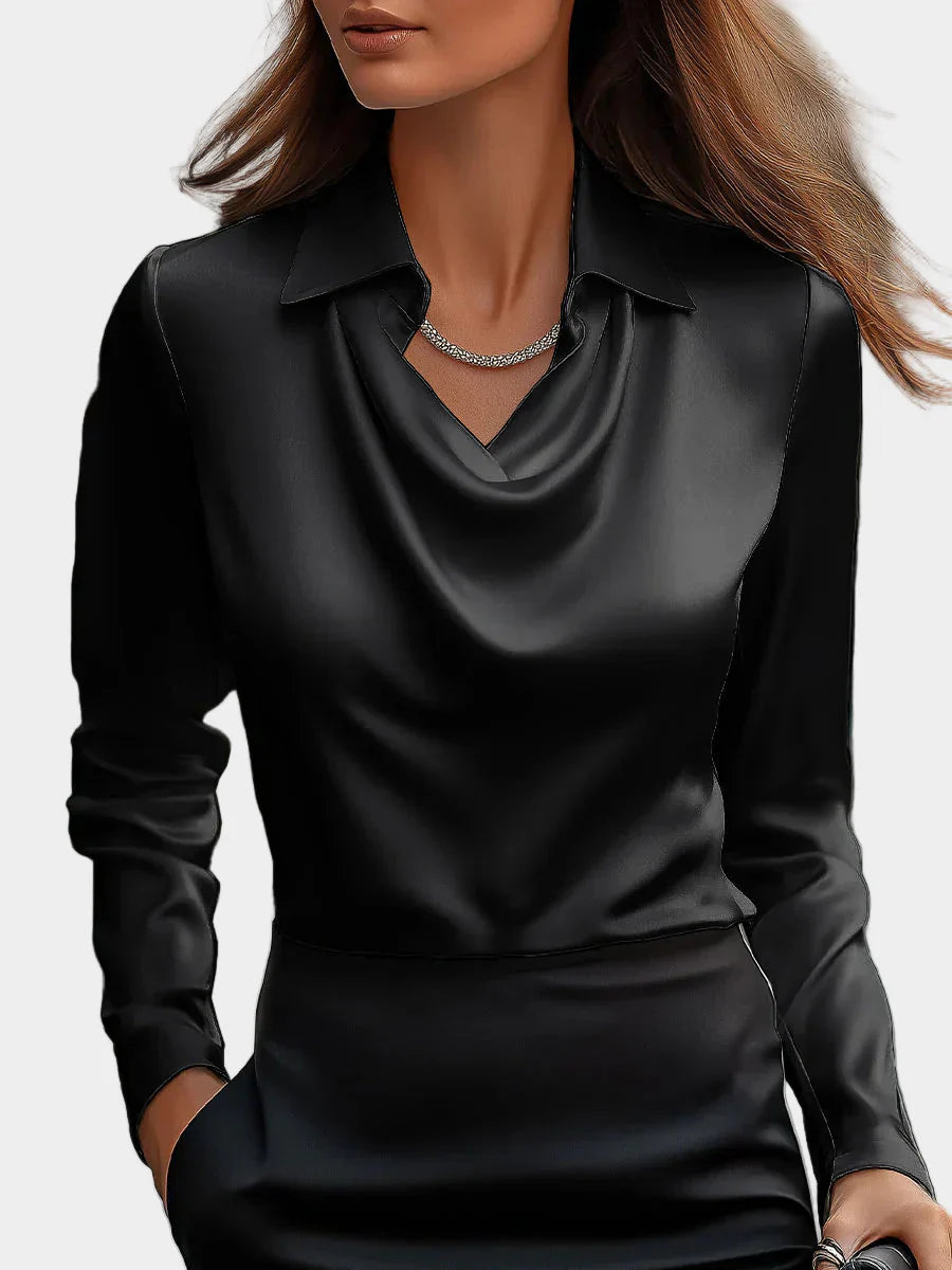Elegant Hvid Satin Bluse med Draperet Uddybning