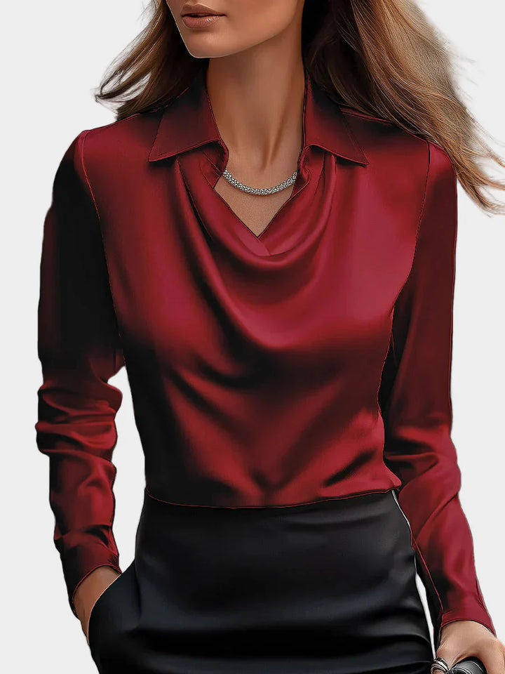 Elegant Hvid Satin Bluse med Draperet Uddybning