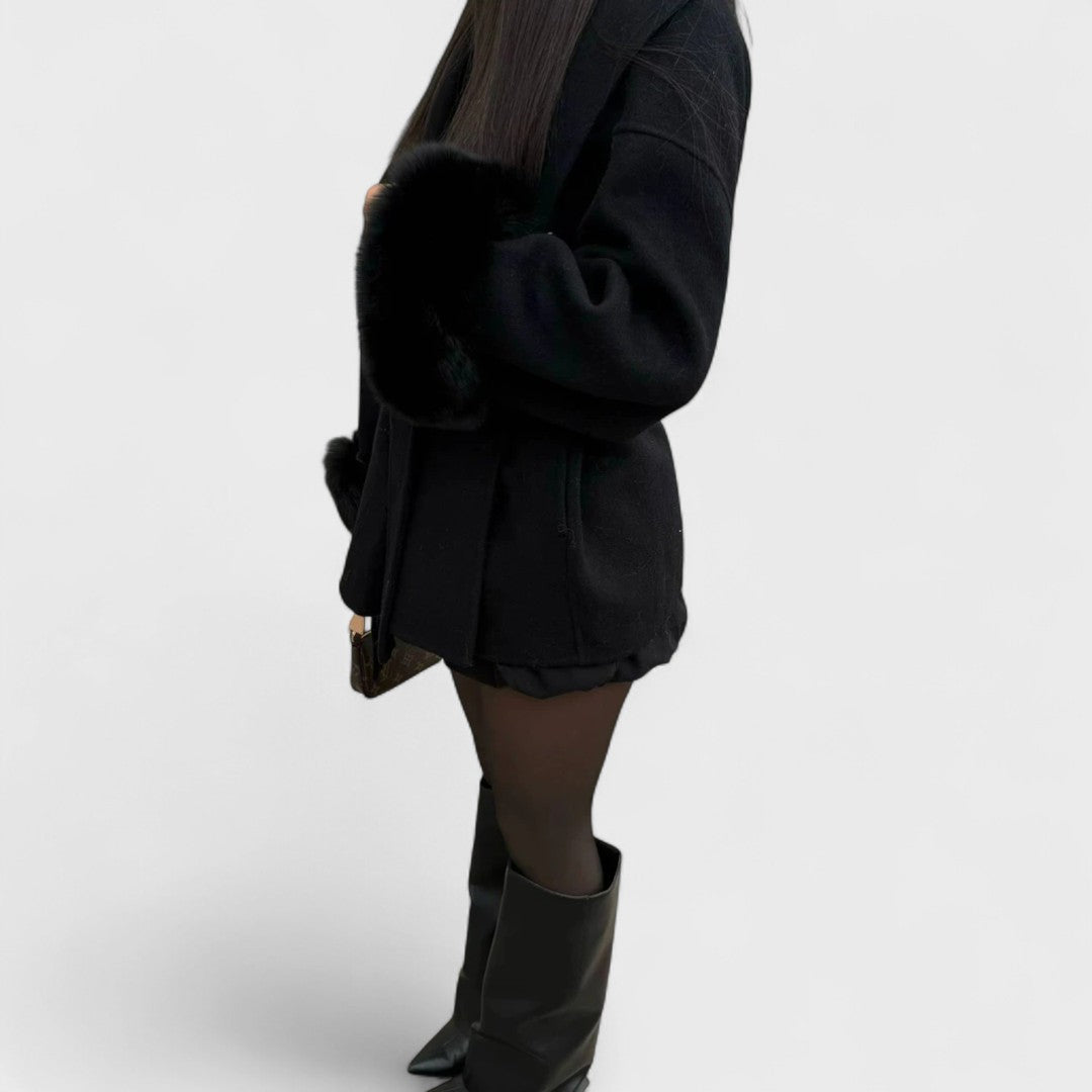 Woolcat – Elegant frakke med detaljer i kunstig pels