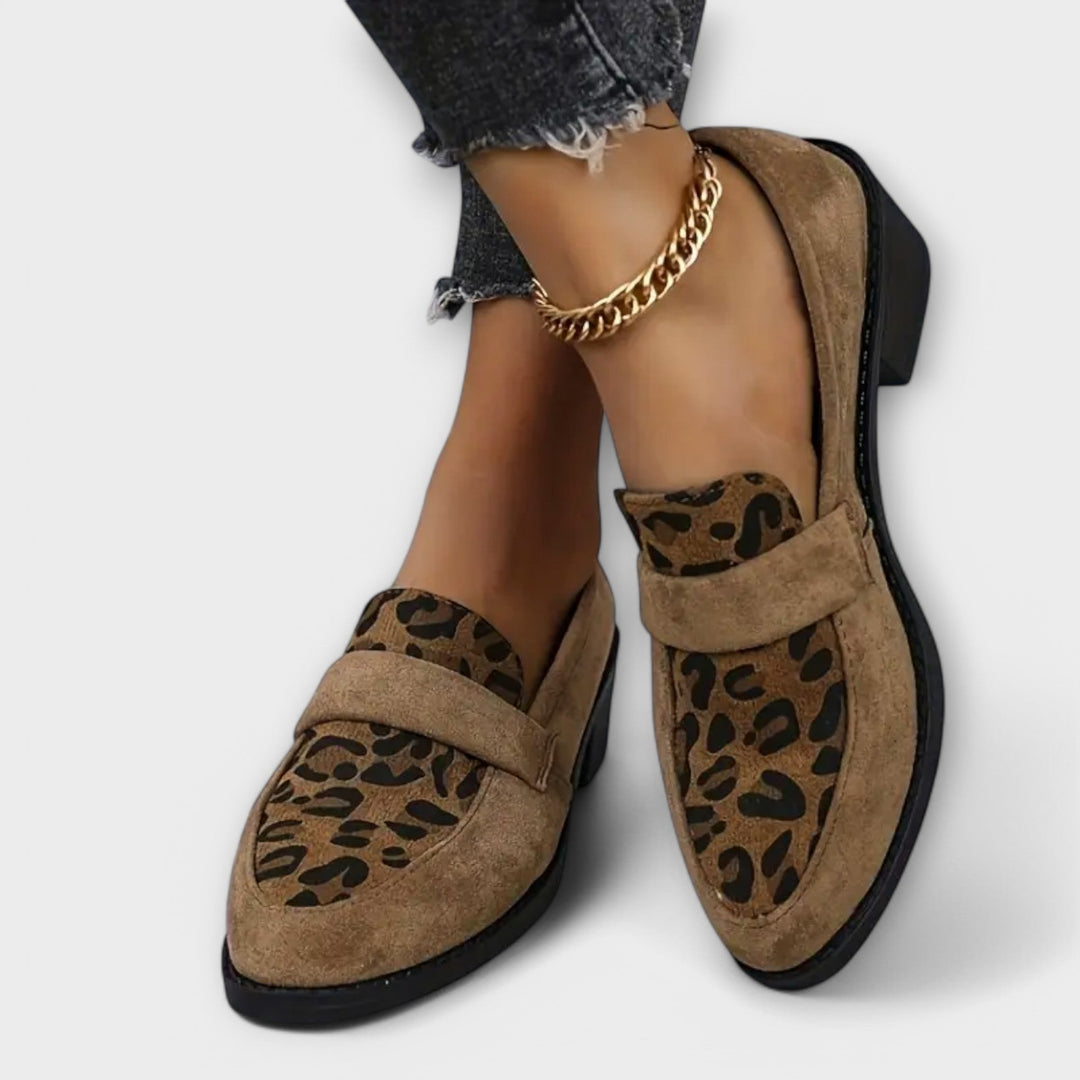 Stilfulde kvindesko med leopardmønster 