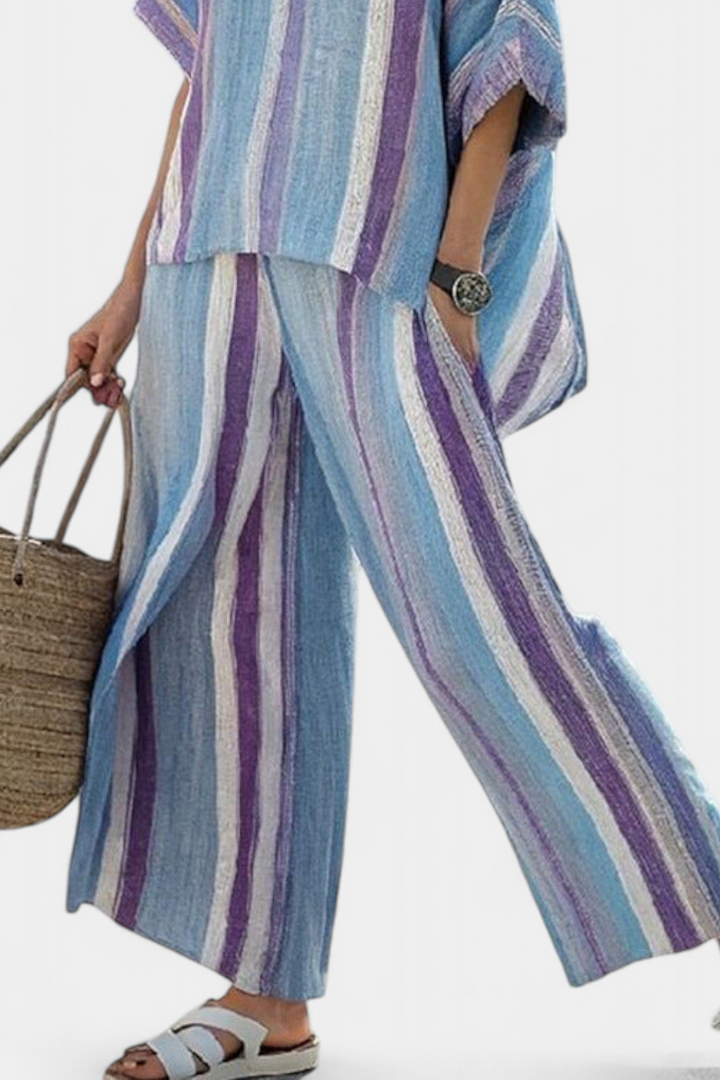 Elegant Daisy Sæt med Striber i Malva og Lys Blå for et Sofistikeret Udseende