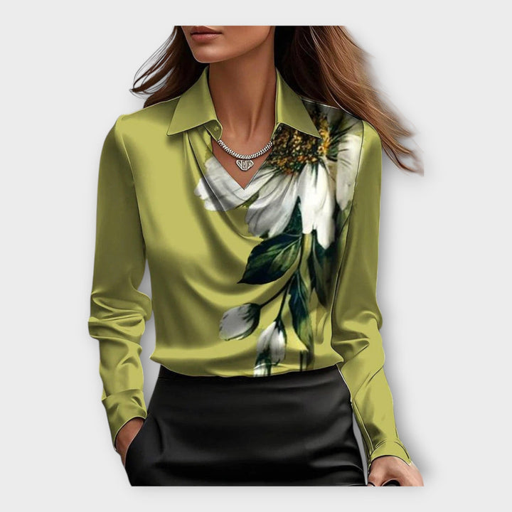 Satin Bluse med Draperet U-udskæring og Krave
